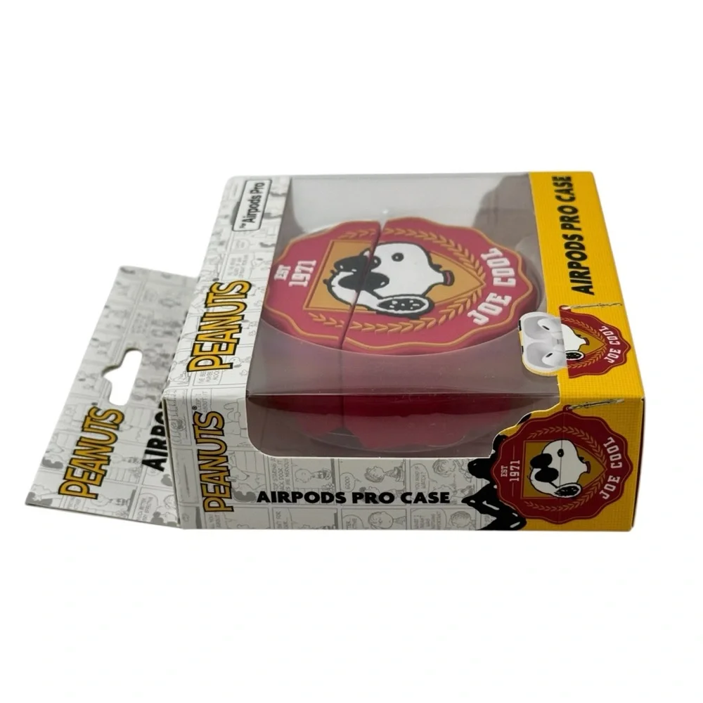NIB Peanuts AirPods Pro Case Snoopy Protective Cover Red